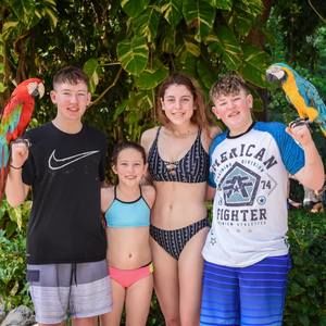 Meet your Posher, Kim